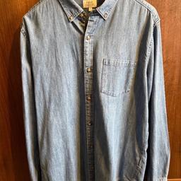 Men’s denim long sleeve shirt from Next.

Size large.

Very nice condition, probably only worn a couple of times.
