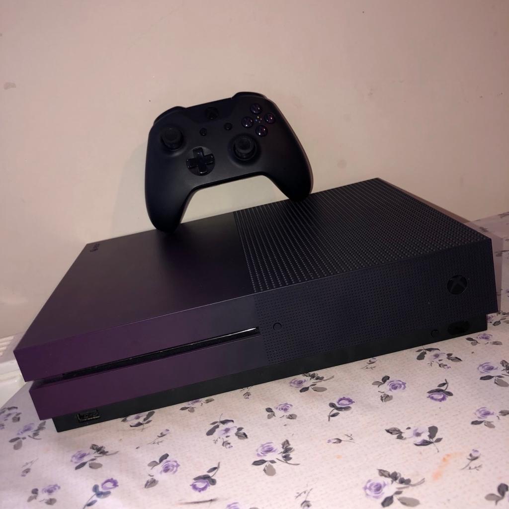 Xbox one S Fortnite purple edition great condition very clean 10 Games come with a pack off Duracell battery’s ready to be played offers welcome