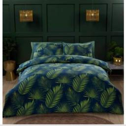 Palma King Size
Our Palma design bedding will bring a touch of modern design into any bedroom. Featuring an all-over tropical green palm leaf printed onto a navy base. Made with 180 thread count microfibre making it durable and machine washable. Single includes 1 reversible pillowcase, double and king size include 2 pillowcases. Popper fastening.

Double set sold out

Limited availability