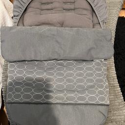 Mama and Papas footmuff and pram cover
Good condition 
Cash on collection only