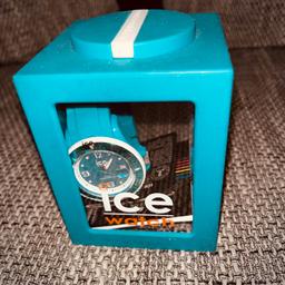 ICE-Watch im Originalzustand mit Schutzfolie und Verpackung zu verkaufen. Die Farbe ist Petrol. 20mm Größe (neue Batterie notwendig)

Preis zzgl. Versand