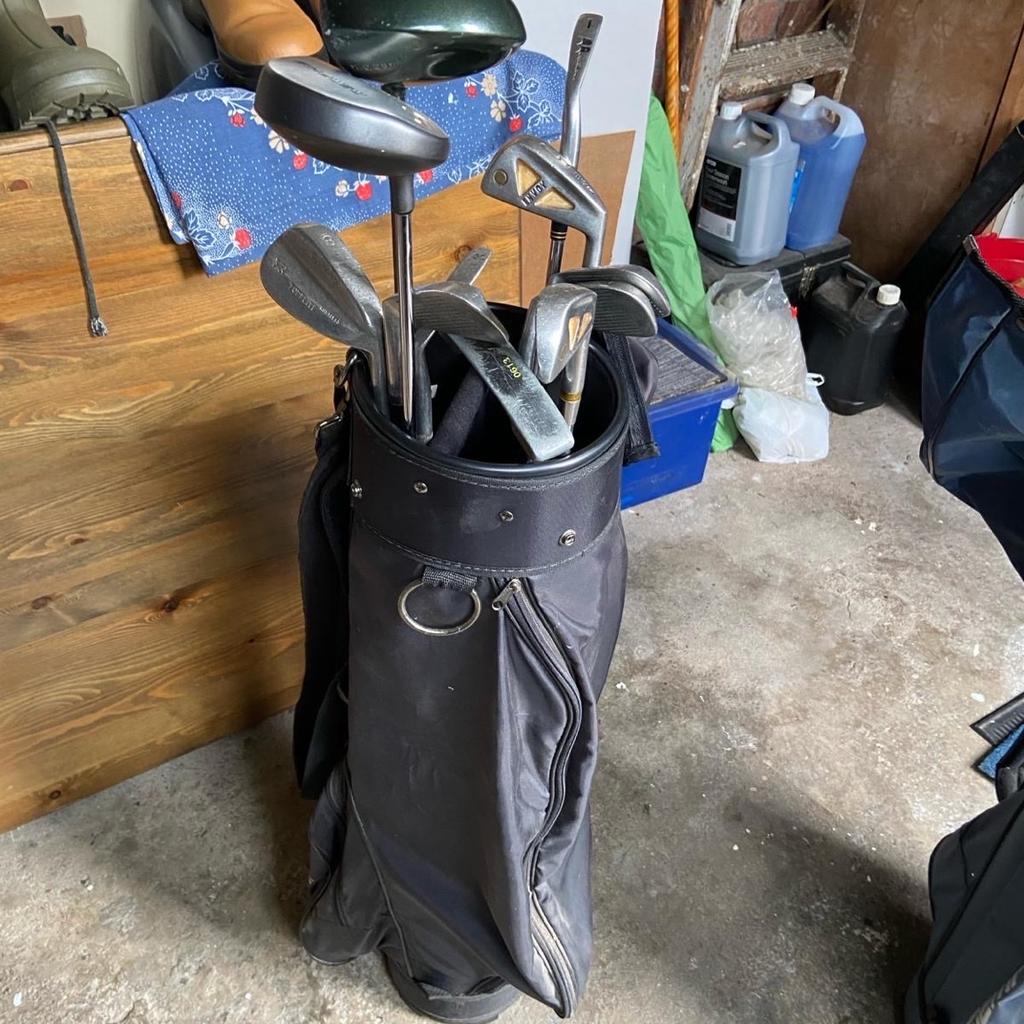2 sets of golf clubs
1 x blue bag and clubs bought from new. £45
1 x black bag and clubs which are a mixture of makes.£25. Possibly used 3/4 times.Have been reduced£££££
These have been stored away in a garage for years
My people did not take to golf!!!
Cash and collection only L12
