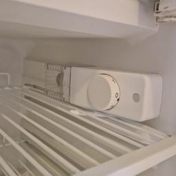 kleiner Kühlschrank mit Gefrierfach. ideal für Singlehaushalte.
nur Selbstabholung