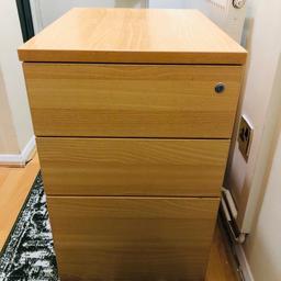 Light wood 3 drawers cabinet.

Height: 70.5cm
Width: 45cm
Depth: 60cm

Keys: N/A

Message me for more information if you are interested please.