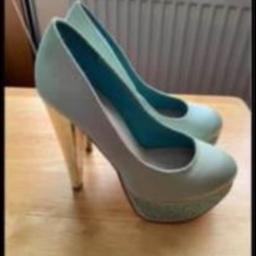 Brand new lovely high heels with diamontie
