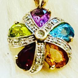 Beautiful 9ct Gold Flower Multicoloured Pendant Gemstones Amethyst, Topaz, Ruby, Citrine, Peridot, White Sapphire Centre & Diamond Clusters Surround Fully Hallmarked in Gift Box -/+1.5cm Diameter -/+2cm height to bale-/+2g weight

Ask me for buy it now!
Yes to Bundle Buys!

Item is in great condition, refer to photos. Not original gift box. Sold as seen basis! Not for fussy buyer as item is second hand. Smoke and Pet free home. 

Clearing family stash, unwanted gifts and from my shopaholic days on Multiple platforms so First Pay First Served Basis! YES to Reasonable Offers! NO reservations/returns/combined shipping/meet-ups/swaps! Confirmation of order IS NOT confirmation of sale until FULL payment is received. Using recycled packaging

No refund once item is posted! Proof of postage receipt is available on request. Scammers’ll be reported to online fraudulent agency. 

#eBayFinds #flower #diamonds  #loveisland #9ct