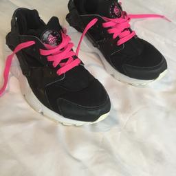 Black Pink Running Sneaker Shoes Young girl Size 5UK not 8 as stated above.

Only accept cash or PayPal. Local pick up or delivery only.