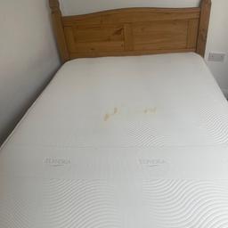 Was brand new in November 2023.
The marks are from electric blanket, not bodily fluids or anything sinister.
One side soft memory foam, can be turned to other side (see pics) for more firm comfort