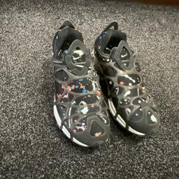 Used: NWOB Nike Air Kukini SE Paint Splatter black size 8 good condition £20
Collection le5
