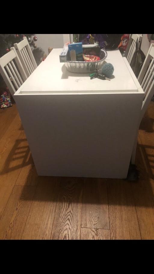 Buy & Sell South West London Sands End - South West London - Photos for White table and chairs and extra table