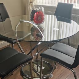 Item in good condition, buyer to collect, glass top does come off.
Height 75cm
Diameter 110cm
Doesn't include vase.

