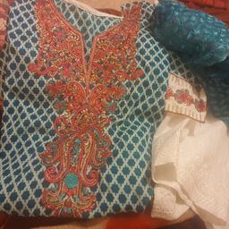 BRAND NEW 
size M 
cotton suit with printed chiffon duppatta 
can post for extra 
£12