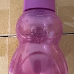 Tupper Tupperware Eco Trinkflasche Kinder Flasche lila
Versand gegen Aufpreis möglich. 
Keine Garantie und kein Umtauschrecht!