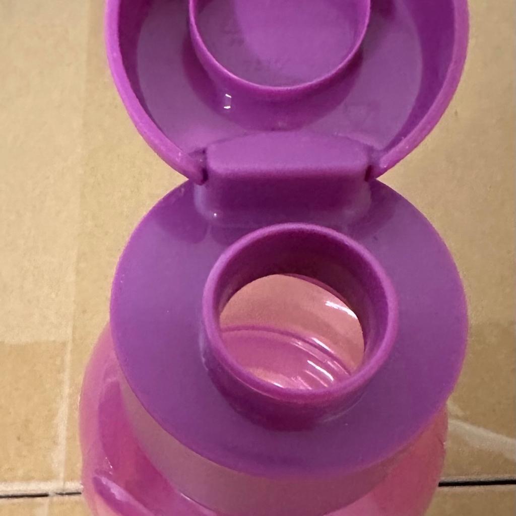 Tupper Tupperware Eco Trinkflasche Kinder Flasche lila
Versand gegen Aufpreis möglich.
Keine Garantie und kein Umtauschrecht!