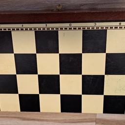 Schach Spiel inklusive Figuren 
Backgammon 
takhte Nard 
06767369120