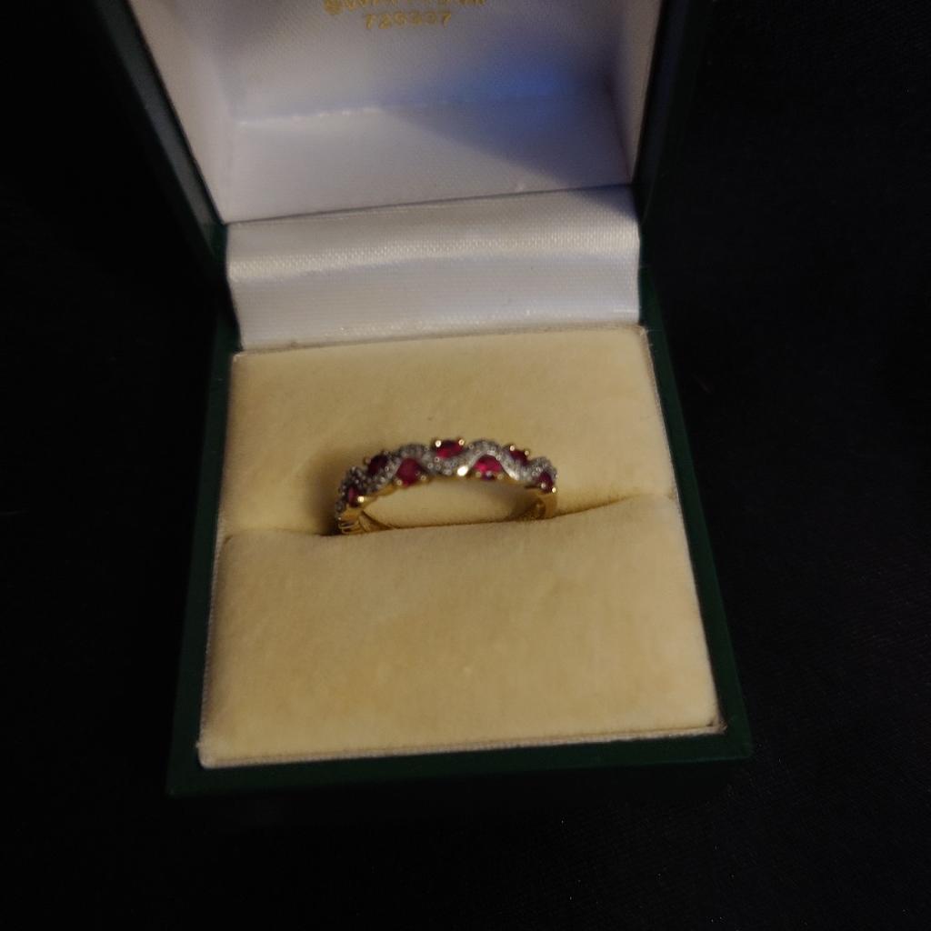Beautiful 9ct gold ring
ruby and diamond size L
# valentine's