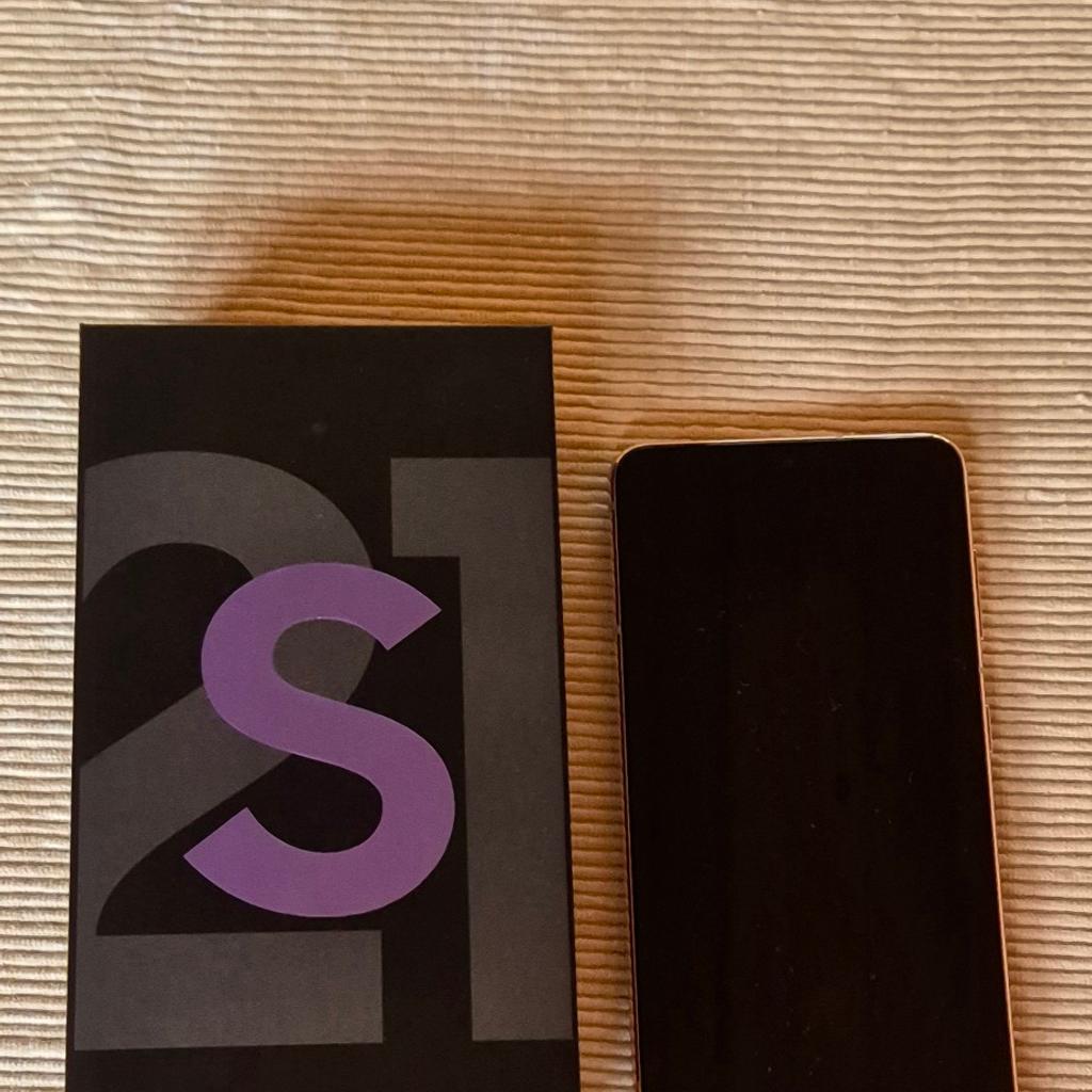 Verkaufe mein Samsung Galaxy S21 in der Farbe Phantom Violet. Das Handy ist in einem Top Zustand und funktioniert ohne Probleme. Keine Kratzer oder sonstige Schäden.

Da Privatverkauf, erfolgt dieser unter Ausschluss jeglicher Gewährleistung und schließt jegliche Sachmängelhaftung aus.

Versand auf Anfrage.
Abholung am liebsten bevorzugt.