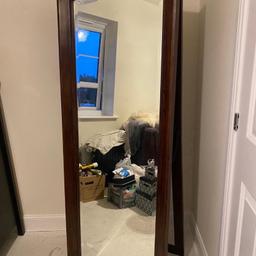 Solid brown wooden stand alone mirror. Reluctantly selling as I’ve downsized. Slight imperfection in the mirror but can’t be captured on a photo and not noticeable, mentioning for transparency.

#valentine