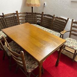 Sitzecke Holzmöbel Eckbank mit Tisch ausziehbar 
Super Zustand
Abzuholen in Groß-Gerau Berkach 
Keine Garantie und kein Umtauschrecht!