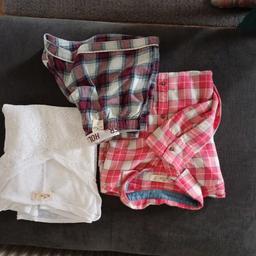 Ganzes Set für 10 Euro
Bluse: Größe S
Tshirt: Größe S
Höschen: Größe M