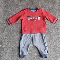 Baby boys, 3-6 months Authentic Ted baker out fit joggers and top. I found the sizing slightly smaller for our son it fit him till he was around 5 months, so I would say you could put it on early from around. months depending 9n your baby's size.