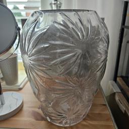 large glass vase
excellent condition
originally bought from Newbank garden centre £25.00
COLLECTION ONLY
NO OFFERS SORRY 