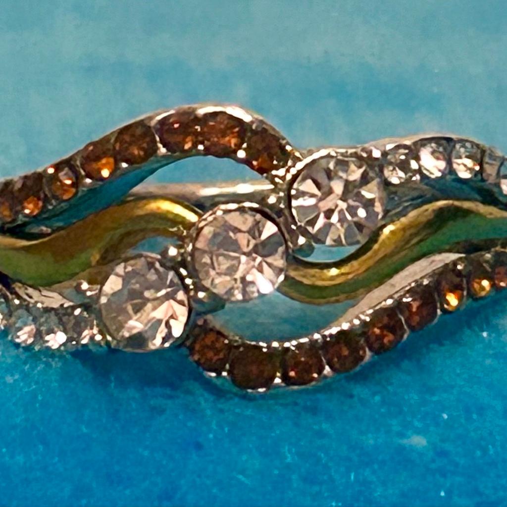 New In Box - Today, Tomorrow And Always Trilogy / Twist Ring ( Rrp £39.99 ) Size 6/M
Mocha Gemstones - Cubic Zirconia - Rhodium Plated & Inscribed On Inside - Others Available
Based Leatherhead - Or Can Post .
On Other Sites .
Grab Yourself A Bargain !
£4.99