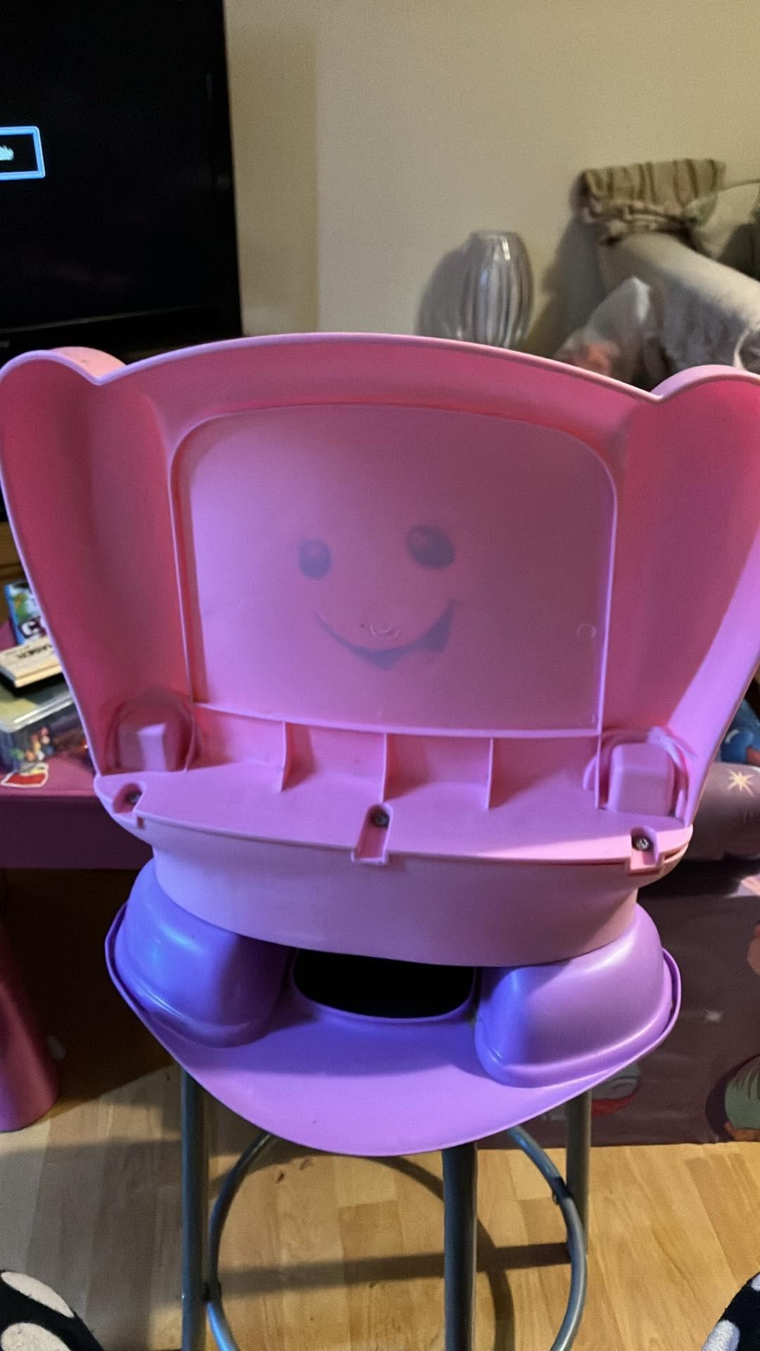 FisherPrice Laugh & Learn Smart Stages Chair in E9 London for £15.00