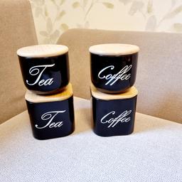 4-teilige Kaffee- und Teedose aus Glas,
rund und eckig, schwarz 

Durchmesser ca. 10 cm
Höhe ca. 10 cm
Viereckig : 10 x 10 x 10 cm

Neu

Versand gegen Aufpreis
