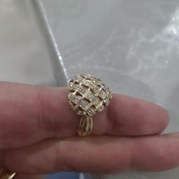 wunderschön funkelnder Hingucker aus 585 Gold.. mit einem Herz mit funkelnden Diamanten die Größe ist ca 19