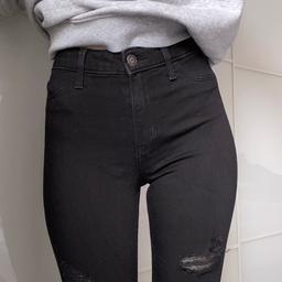 Hollister Jeans Neu
Ungetragen
Größe Weite 23 Länge 28 Taille 00
Farbe schwarz mit Rissen
Mid Rise
Kaufpreis 55,00
