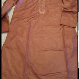 Mens Salwar Kameez Suits
Medium 
Size 36in 90cm
Used
£10
