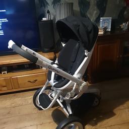 Black Quinny mood pram/pushchair amazing condition 2 raincovers with carry bag BARGIN 1st to view will buy collection only