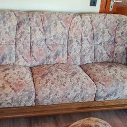 DRINGEND ABZUGEBEN,
ist eine sehr gepflegte Echtholz Couchgarnitur.
Die Couch ist ca. 2m lang und 70cm breit.
#valentin
Anzusehen, nach Absprache, in 36275 Kirchheim.
Es Eilt
