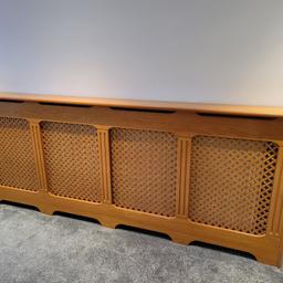Radiator cover in oak finish
2230 W x 900 H x 200 D
immaculate condition