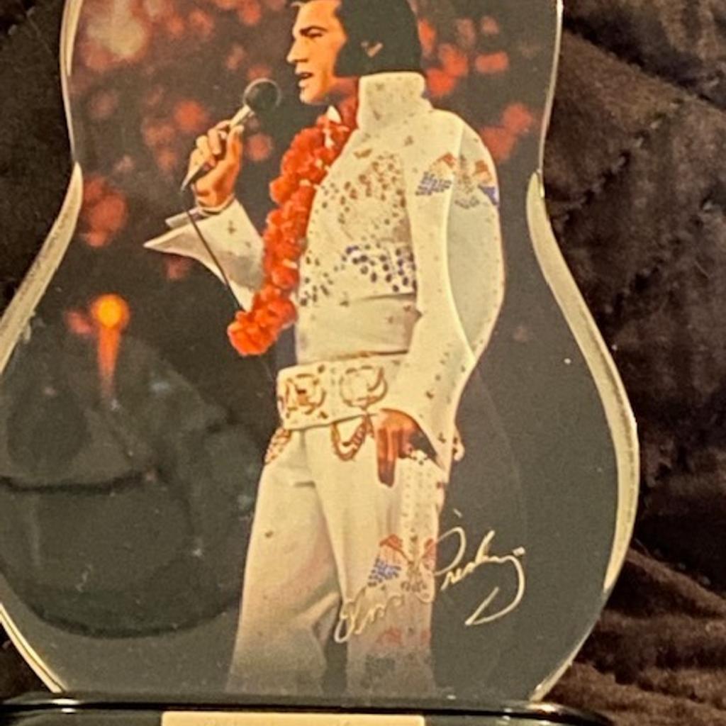 If you see these on here or other sites there are some common issues……cracks to Perspex……felt on back peeling……glued back together…..etc. Even then they often sell for over £30.
This one is about AS MINT AS YOU WILL FIND IT ANYWHERE
I have sold over 3000 Elvis items (!) with a positive feedback score of 100% so you are in safe hands! And as my regular customers know I only post the highest quality items. So yes may cost more but you have guarantee of quality from a specialist Elvis seller. Please feel free to visit my page and read reviews.
I also have the largest number of Elvis items for sale. The spectrum includes…..DVDs, CDs, VHS, tapes, records, magazines, books, rare concert CDs….and MANY MORE RARE ITEMS…..AND MORE!!
Be quick and good luck!
REF: 17