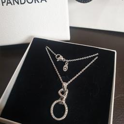 pandora knotted heart pendant necklace
chain is 60cms long and can be worn at 3 different lengths
brand new and never worn
comes with original box and bag
#valentine