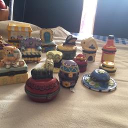 Beautiful 14 trinket boxes
Good condition
Various designs
Pick up only