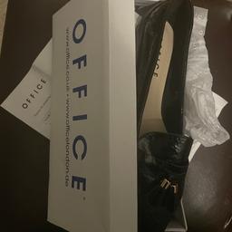 Brand new office shoes black tassel loafers
Still boxed. Size 9