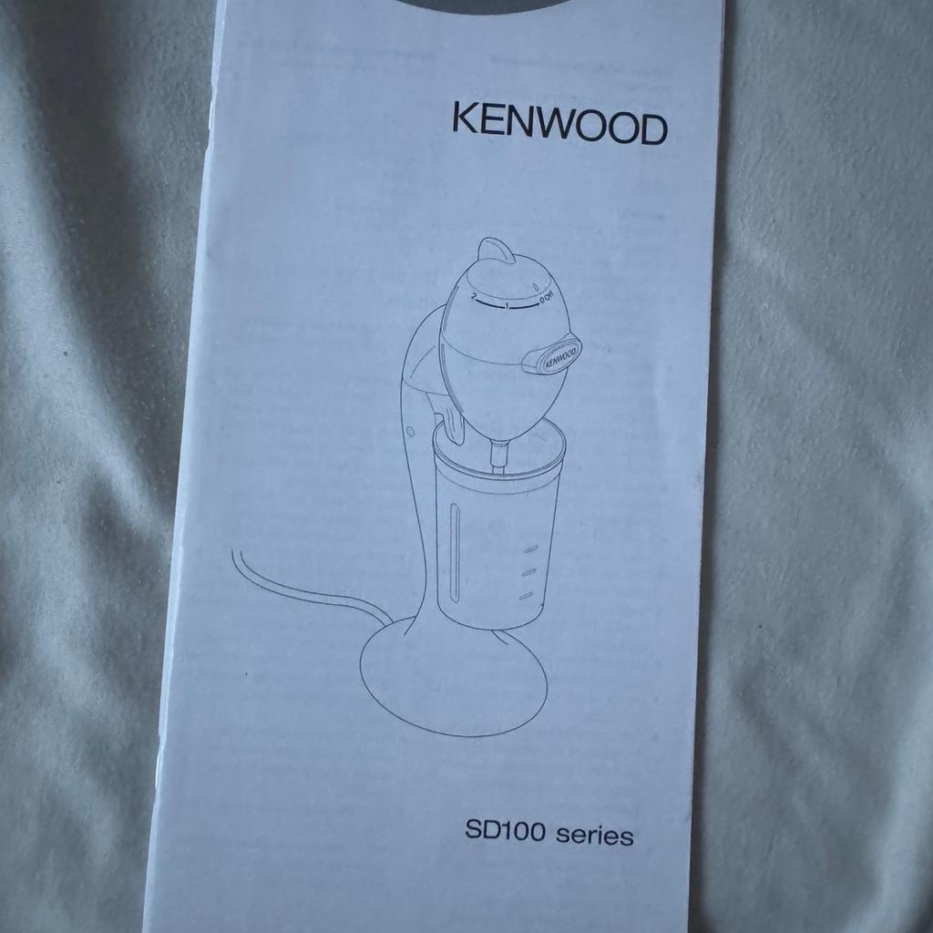 Verkaufe hier die Kenwood SD100 Series Küchenmaschine. Habe sie nicht einmal benutzt. Keine Rücknahme & keine Garantie. Versandkosten kommen noch oben auf den Preis drauf. Bei Fragen einfach schreiben! :)
