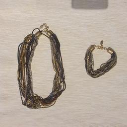 ungetragenes Esprit Schmuckset bestehend aus Halskette und Armband aus mehrgliedrigen Ketten