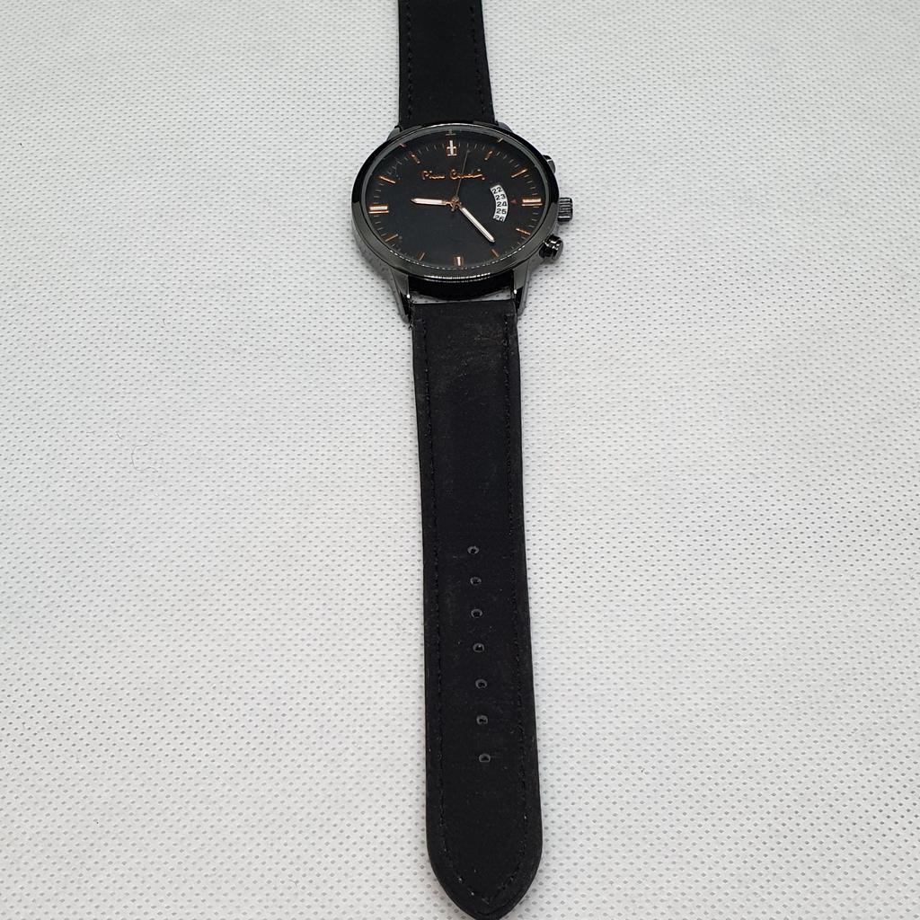 einfache stilsichere Armbanduhr von Pierre Cardin
#Valentin