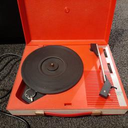 vintage fidelity record player. needs stylus but have attached video of turntable turning. Carry case has few tarnished parts but adds to the look. OVNO. Also on other sites