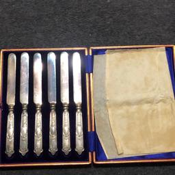 A set of 6 knives hallmarked with old British silver stamp on the handles of the 6 knives, all in place in place in good condition . Pls look at the pictures attached for more details can accept PayPal.collection, bank transfer or deliver if close . Shpocks wallet too .