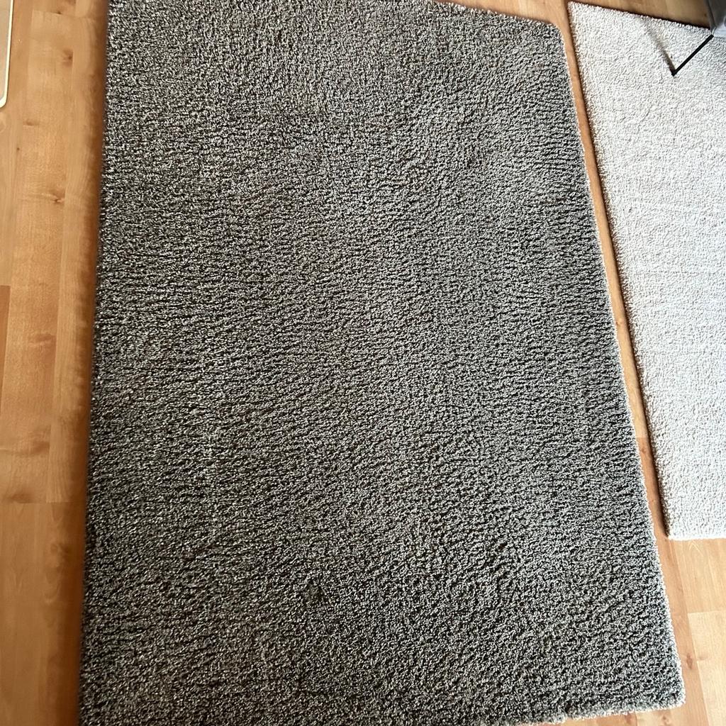 Ikea Teppich Adum in grau
133x195 cm
Ist ca. 7 Jahre alt, aber gepflegt
Achtung Katzenhaushalt!