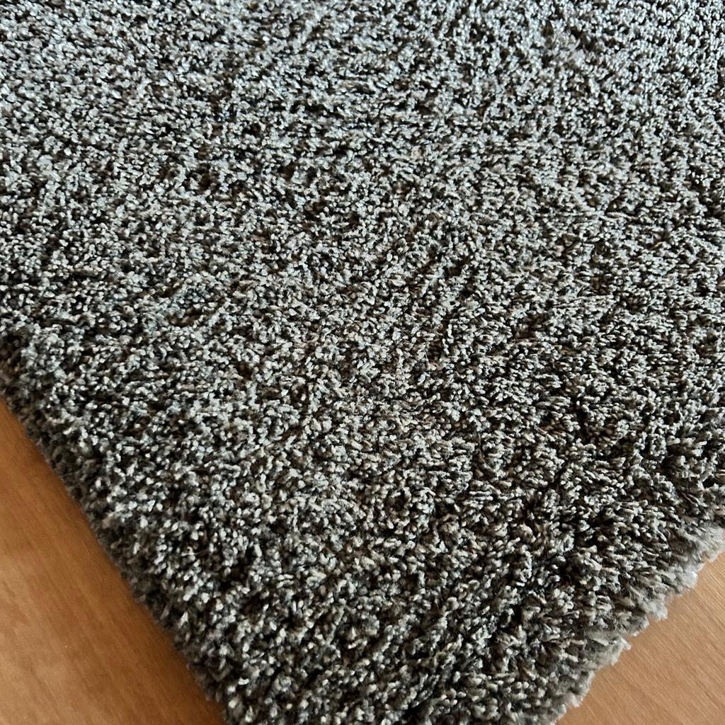 Ikea Teppich Adum in grau
133x195 cm
Ist ca. 7 Jahre alt, aber gepflegt
Achtung Katzenhaushalt!