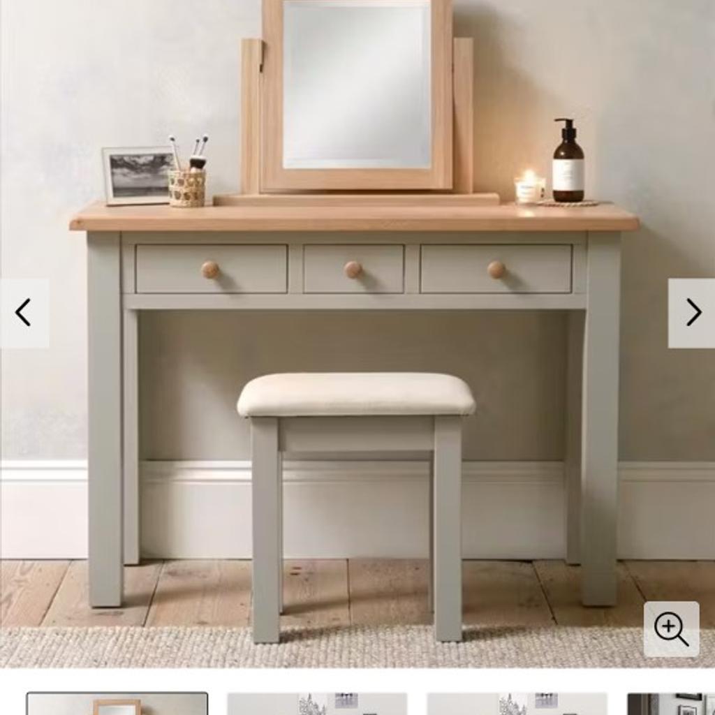 dressing table for sale size in second picture