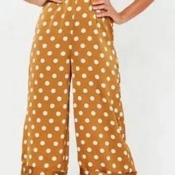 Size 10 Ladies Gorgeous Missguided Mustard/Toffee Satin Polka Dot Cropped Strappy Culotte Fashion Jumpsuit £3.99….Strood Collection or Post A/E…💕

Check out my other items…💕

Message me if wanting multi items save on postage…💕