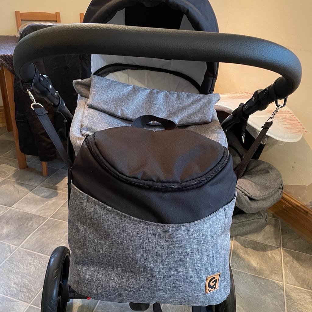 Collection only

Comes with all original add ons

-Gondola
-Buggy
-Car seat (3-in-1 set)
-3 x foot cover
-Shopping basket
-Diaper Bag
-Adapter for car seat
-Rain cover and mosquito net
- Cup holder