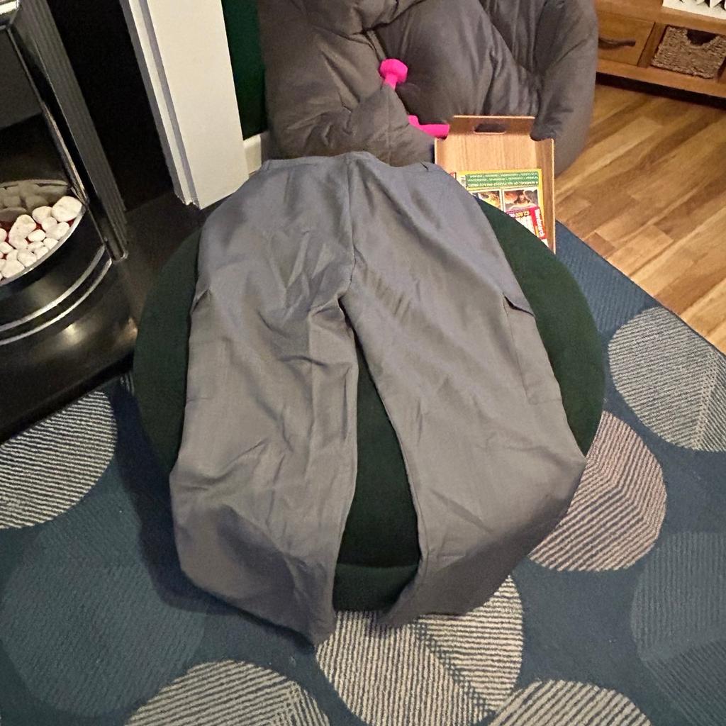 Women’s grey cargo trousers
